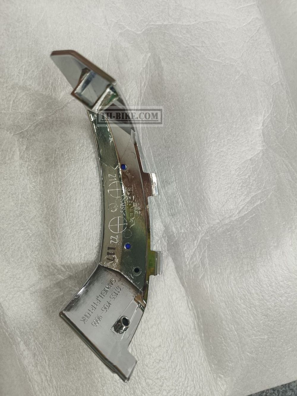 61155-K0G-900. GARNISH, R. FR. FORK. HONDA