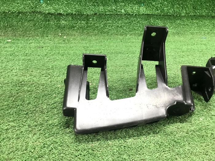 Кронштейн заднего бампера левый Peugeot 5008 2 (2017-2020)