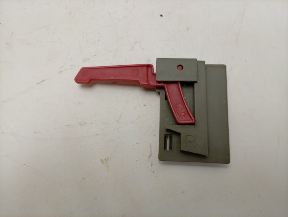 GV53311 ктп5 Устройство отщелкивания корзины для посудомоечной машины (правая) Gorenje б/у