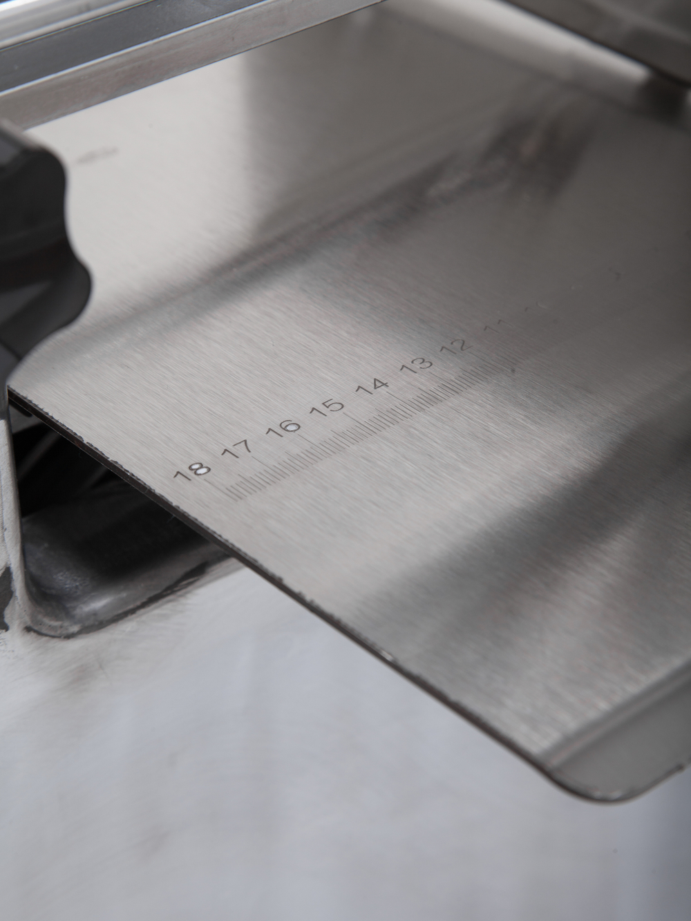 Ленточная пила для мяса, рыбы, костей Bone Saw AKITAJP JG-210