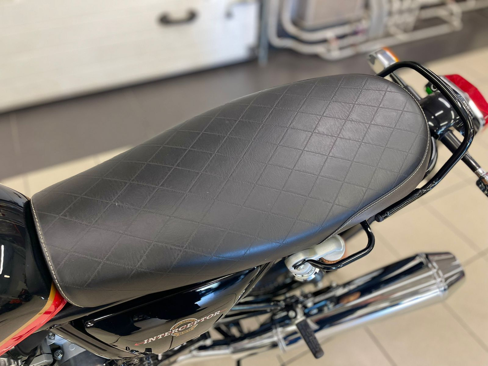 Royal Enfield INTERCEPTOR 650 (Sunset Strip)