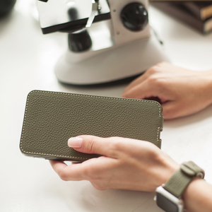 Чехол кожаный для iPhone 11 Pro зеленого цвета