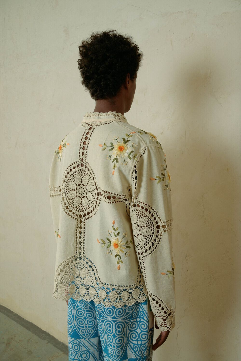 Рубашка Soeurs Вязаная с Желтыми Цветами / Yellow Flowers Crocheted Long Sleeve бежевая