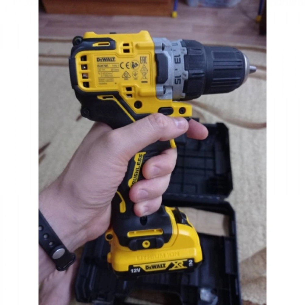 Дрель-шуруповерт бесщеточная аккумуляторная DeWalt DCD701D2-QW