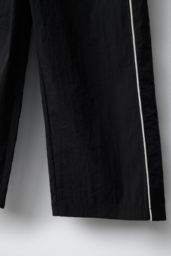 ZARA БРЮКИ-ДЖОГГЕРЫ ИЗ ВЫСОКОТЕХНОЛОГИЧНОЙ ТКАНИ С БАНТАМИ, ЧЕРНЫЙ