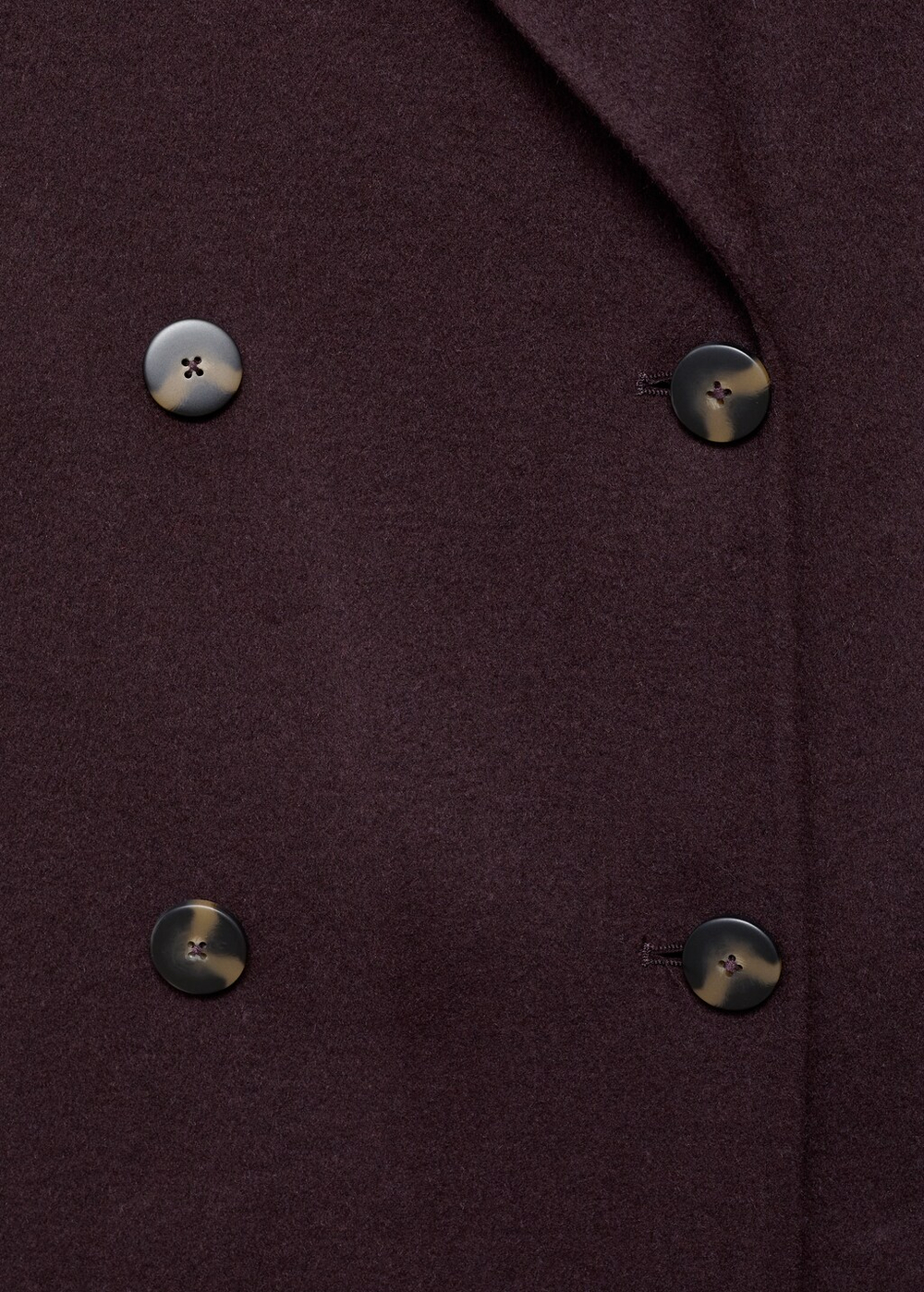 Объемное пальто из шерсти ручной работы