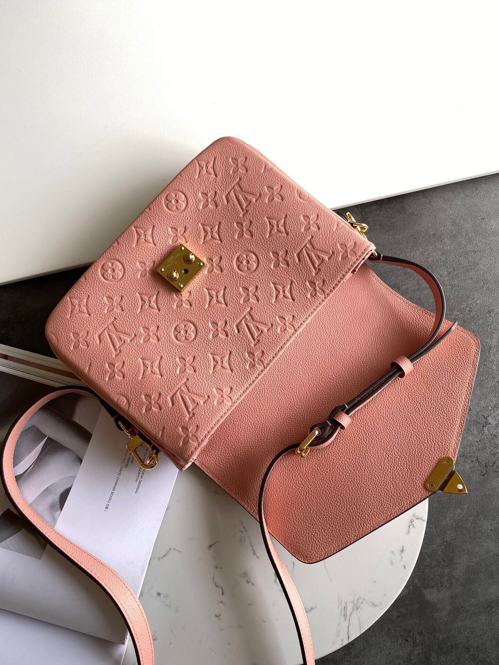 Louis Vuitton Pochette Metis