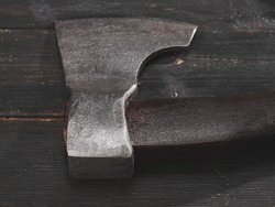 Топор "Дорожный", рукоять комель берёзы (морилка)