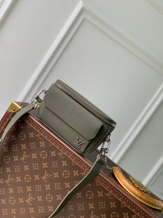 Louis Vuitton Pilot Wearable Wallet