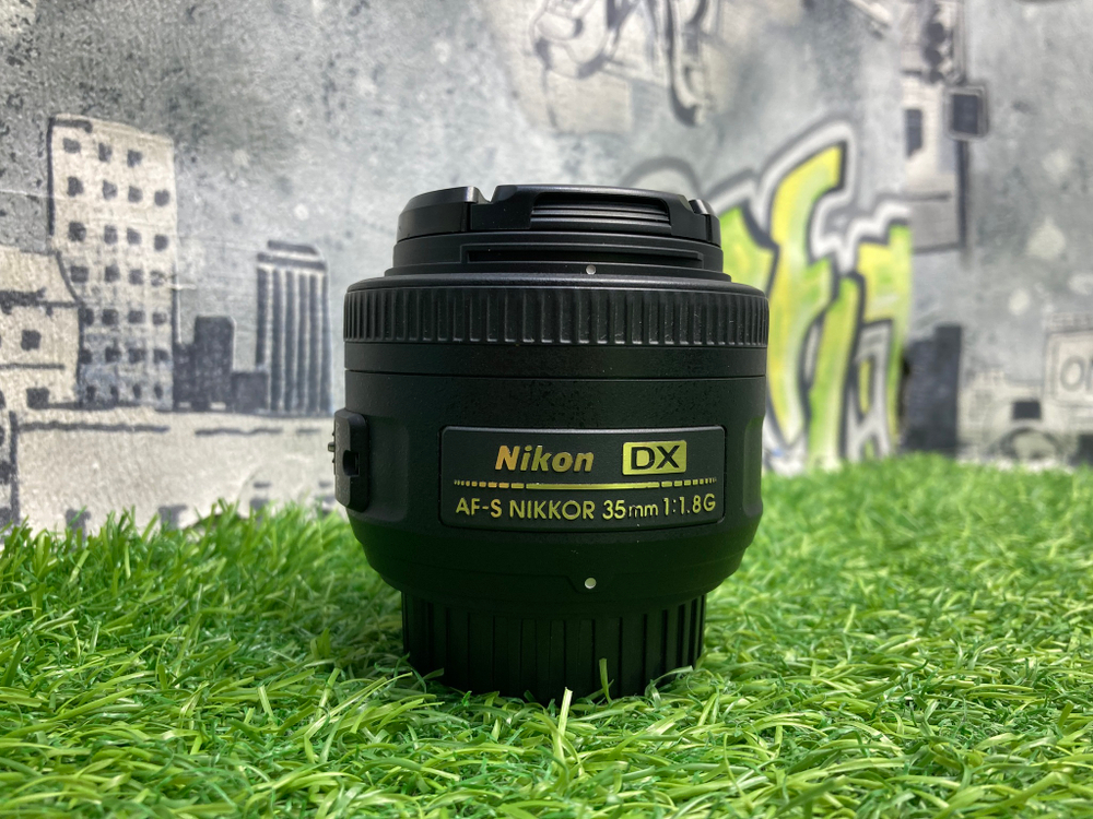 Nikon 35mm 1.8G AF-S DX Nikkor