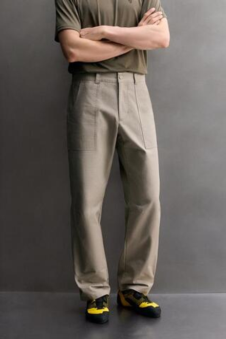 ZARA БРЮКИ TAPERED FIT ДЛЯ СКАЛОЛАЗАНИЯ, ЦВЕТ СЛОНОВОЙ КОСТИ