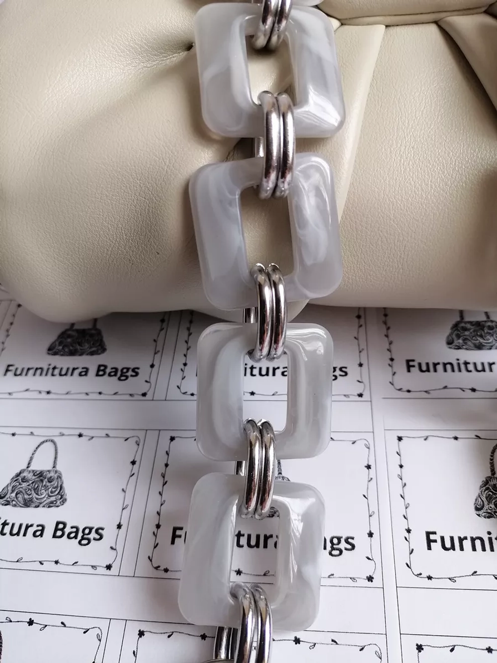 Цепь для сумки акриловая