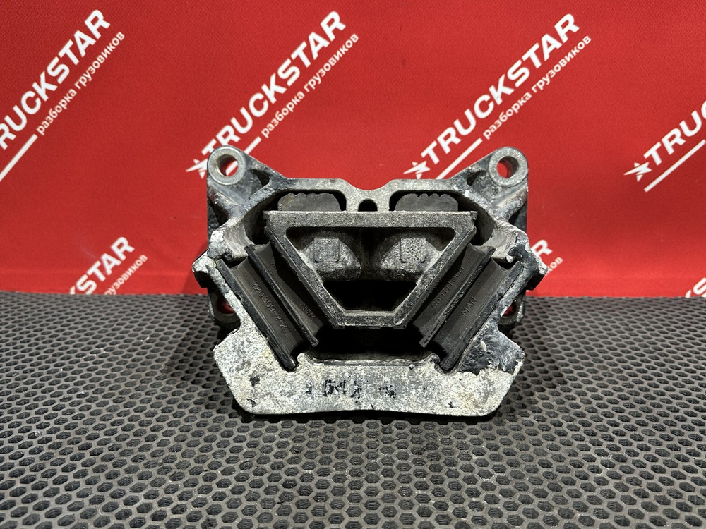 Подушка двигателя задняя