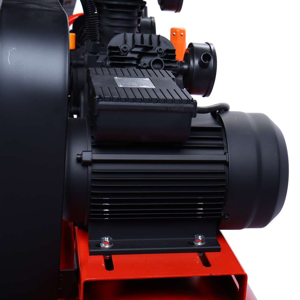 Компрессор пневматический 220В 3.0кВт 8атм. 400л/мин. ресивер-200л ременной GTE