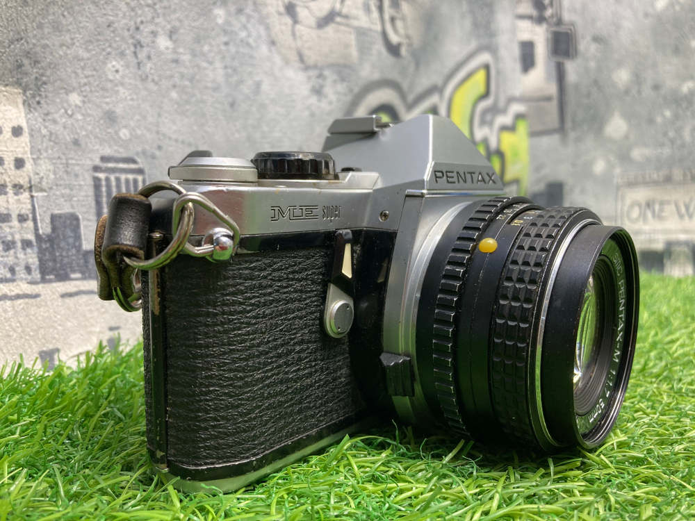 Pentax ME Super + Pentax 50mm 1.7
