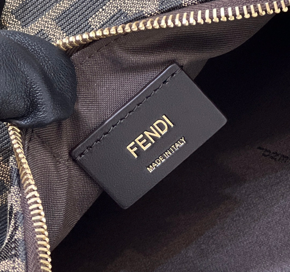 Fendi Fendigraphy Small 29 cm