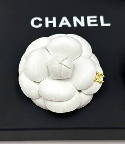 Брошь CHANEL
