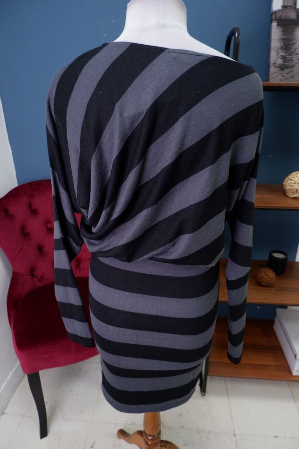 Платье Oodji необычное 40 размер