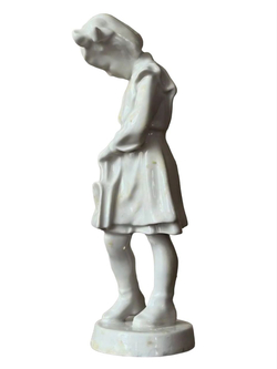 Фарфоровая статуэтка "Школьница с портфелем" ЛФЗ