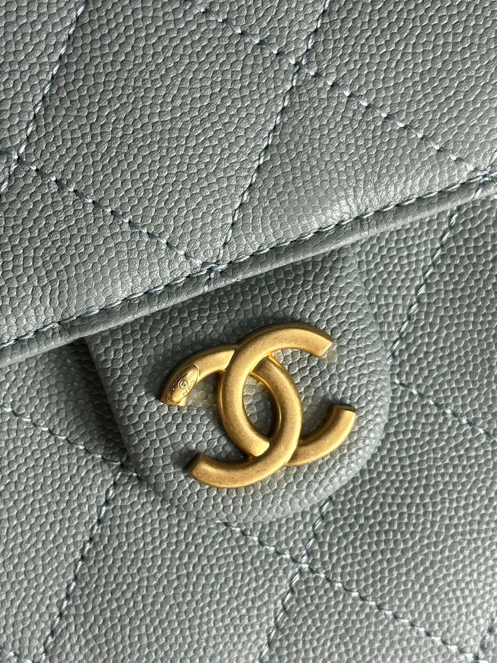 Chanel 25 Small Handbag 30 cm