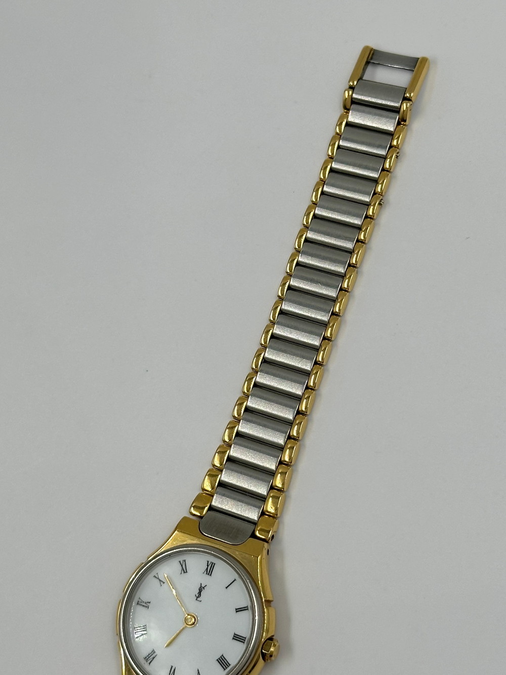 Часы Yves Saint Laurent