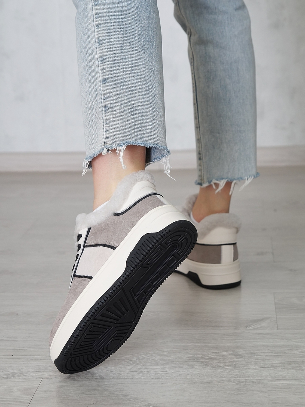 Кроссовки женские зимние