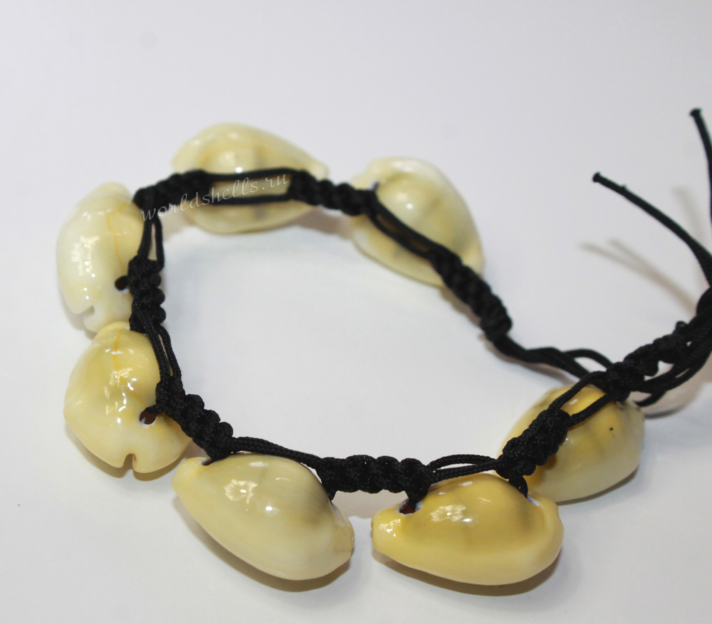 Этническое украшение браслет с ракушками