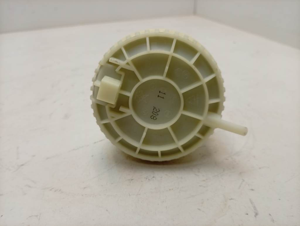 LAVALOGIC1810 кт33 Датчик уровня (прессостат) для стиральной машины Electrolux Zanussi AEG 1105711004 б/у