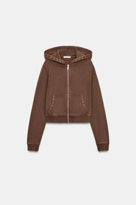 ZARA ТОЛСТОВКА ИЗ ФЛИСА С ЭФФЕКТОМ ПОТЕРТОСТИ И ЗАКЛЕПКАМИ, ТЕМНО-КОРИЧНЕВЫЙ