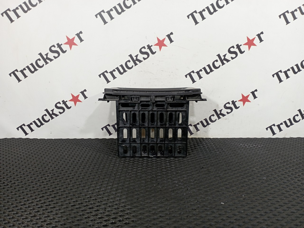 Крепление магнитолы