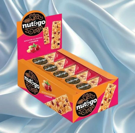 Батончик Nut&Go Арахис с клюквой 42г
