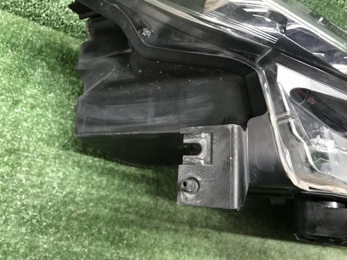 Фара правая Nissan X-Trail T32 (2017-2022) LED