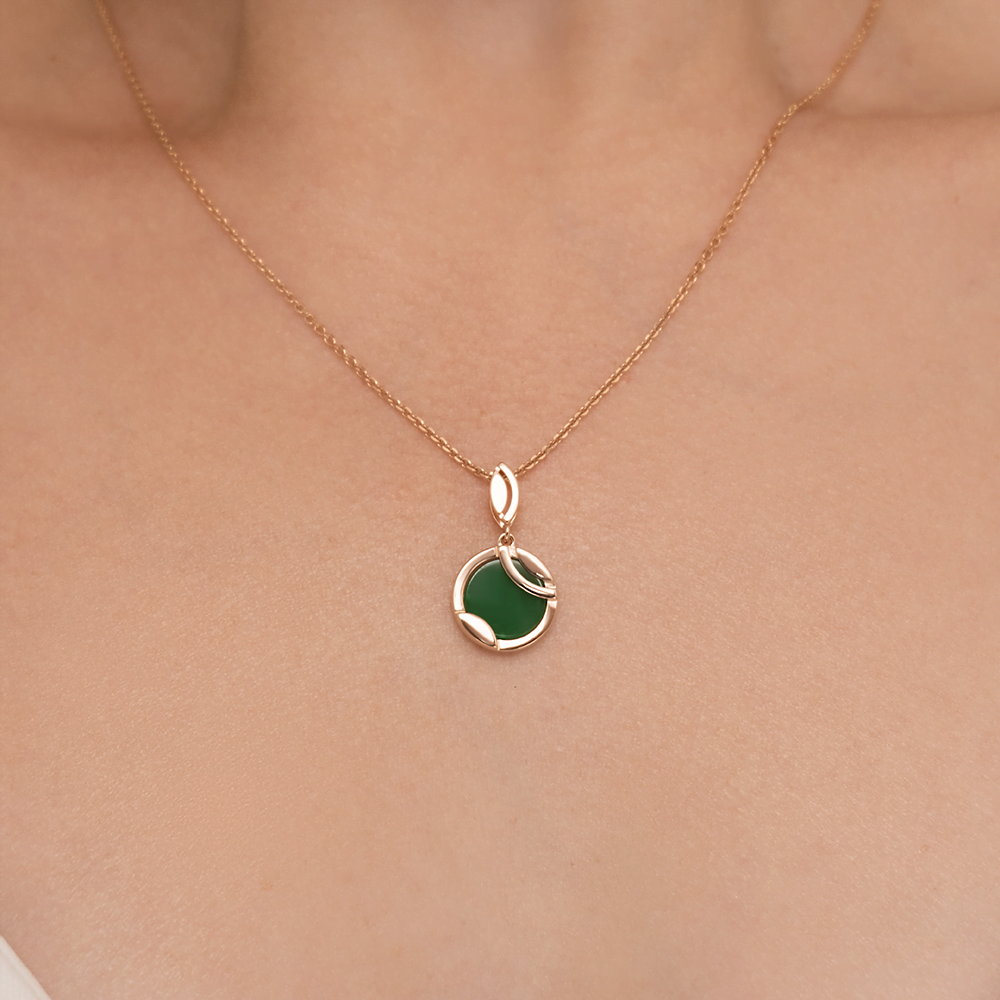 Подвеска из красного золота с агатом