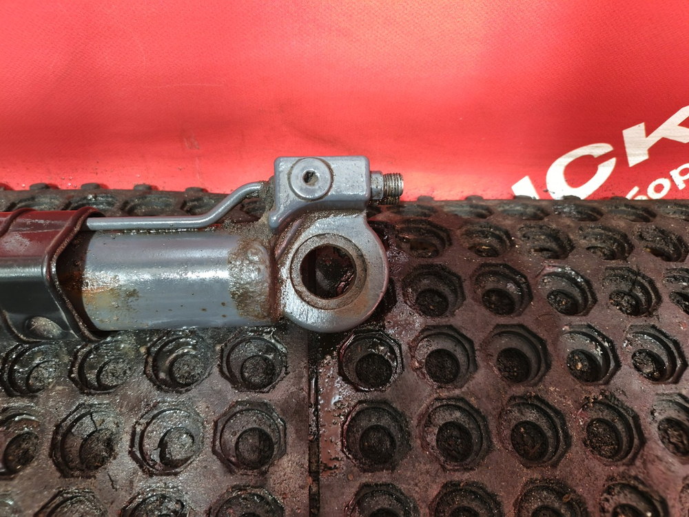 Цилиндр подъема кабины 2020г