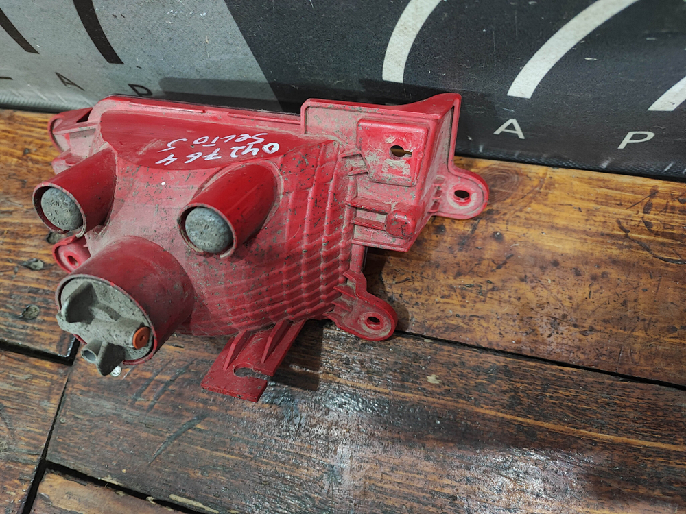 ПТФ задний центральный Kia Seltos 19-нв Б/У Оригинал 92407Q5000