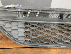 Решетка переднего бампера Mercedes A (W177) 18-нв Б/У Оригинал A1778859100