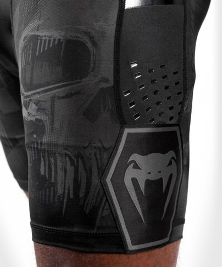 Компрессионные шорты Venum Skull Vale Tudo Shorts Black/Black
