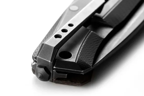 Нож Lion Steel Myto - клинок MagnaCut, рукоять - карбон Snake Skin (L/MT01MC SS)