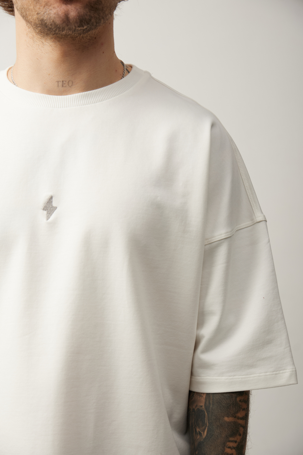 Футболка  OVER молочная