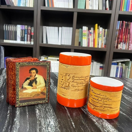 Кружка малая фарфоровая без ручки с цитатами А.С. Пушкина на бересте. Пушкин - наше всё.