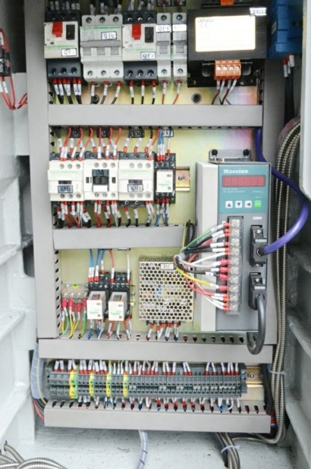 Универсальный фрезерный станок Cormak UWF 110