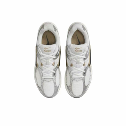 Nike V5 RNR "Parachute Beige Metallic"