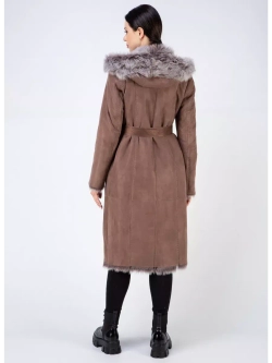 Дубленка зимняя с капюшоном натуральная