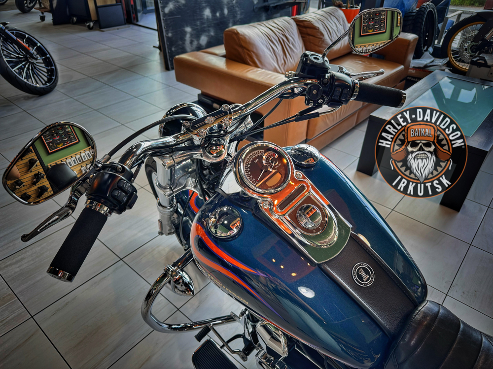 Mотоцикл Harley-Davidson® Dyna Super Glide Custom