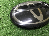 Эмблема решетки радиатора Toyota Camry xv70 17-21