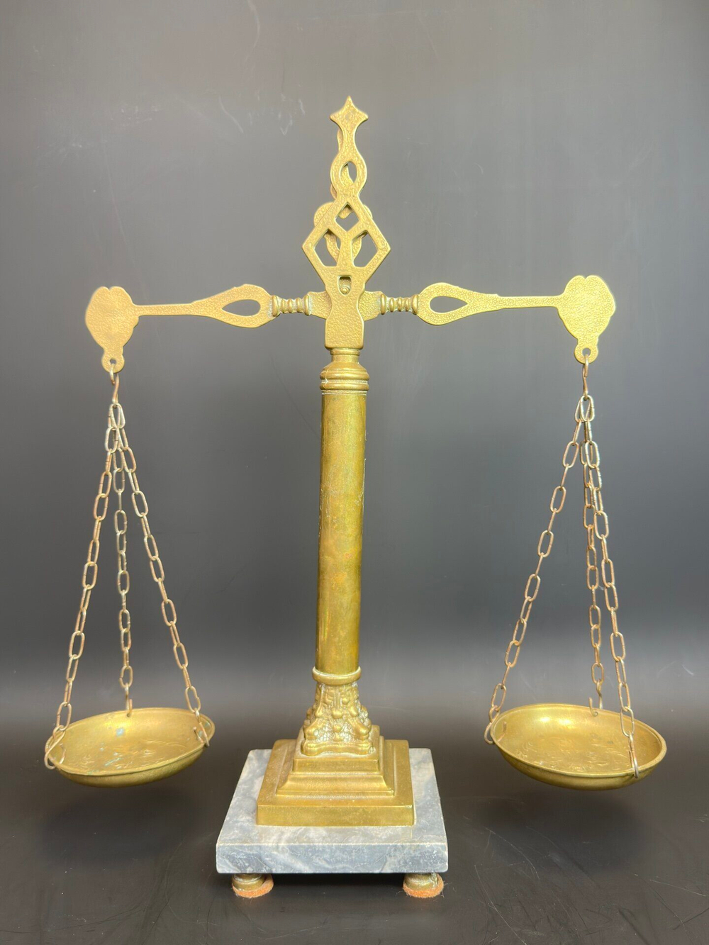 Старинные бронзовые весы