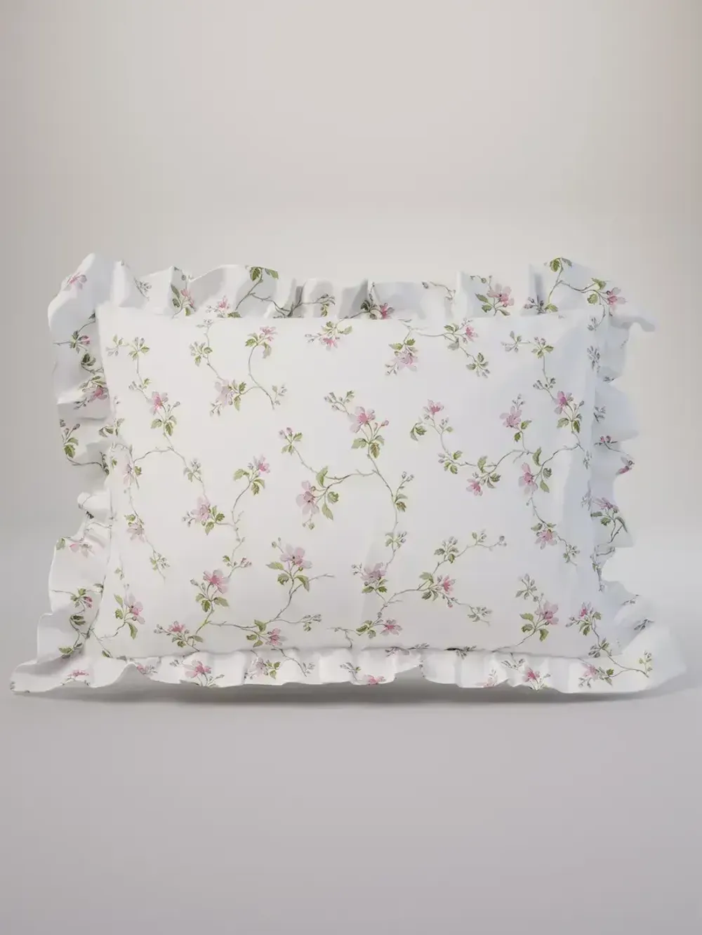 Декоративная наволочка с рюшами, оборками "Весенние цветы" 50х70 см, 1 шт, без молнии