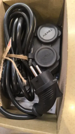 Удлинитель IP 44 влагозащищенный .с Угловой вилкой каучук 2 розетки 3 метра с заземлением 3на1,5 ПВС Гост