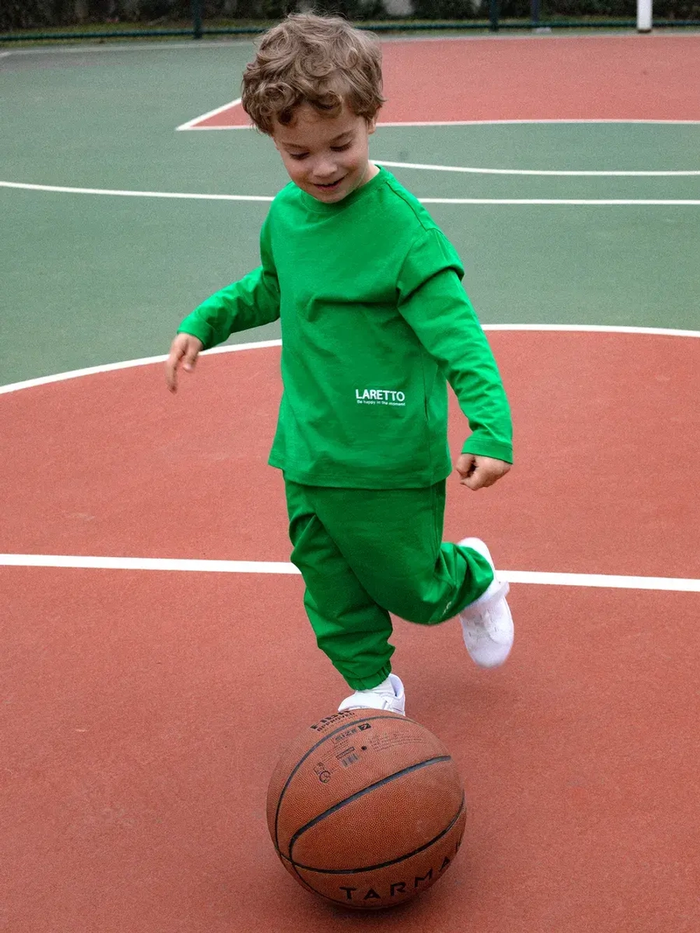 Спортивный костюм для мальчика в школу