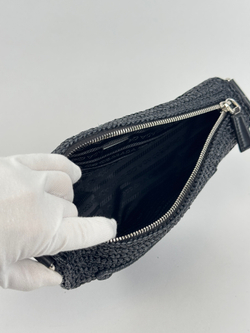 Сумка Prada Triangle crochet bag